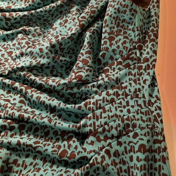 Dressbarn scoop neck Sleeveless dress pre-owned - Picture 5 of 8